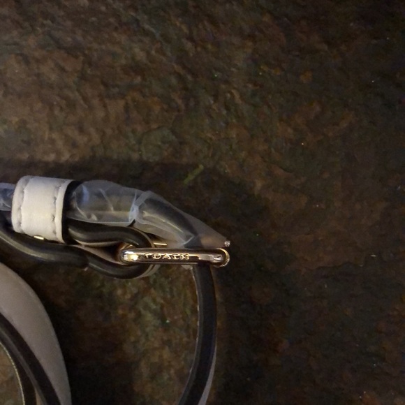 (COACH F58327) CONVERTIBLE
GOLD/LIGHT KHAKI/CHALK - Picture 6 of 9